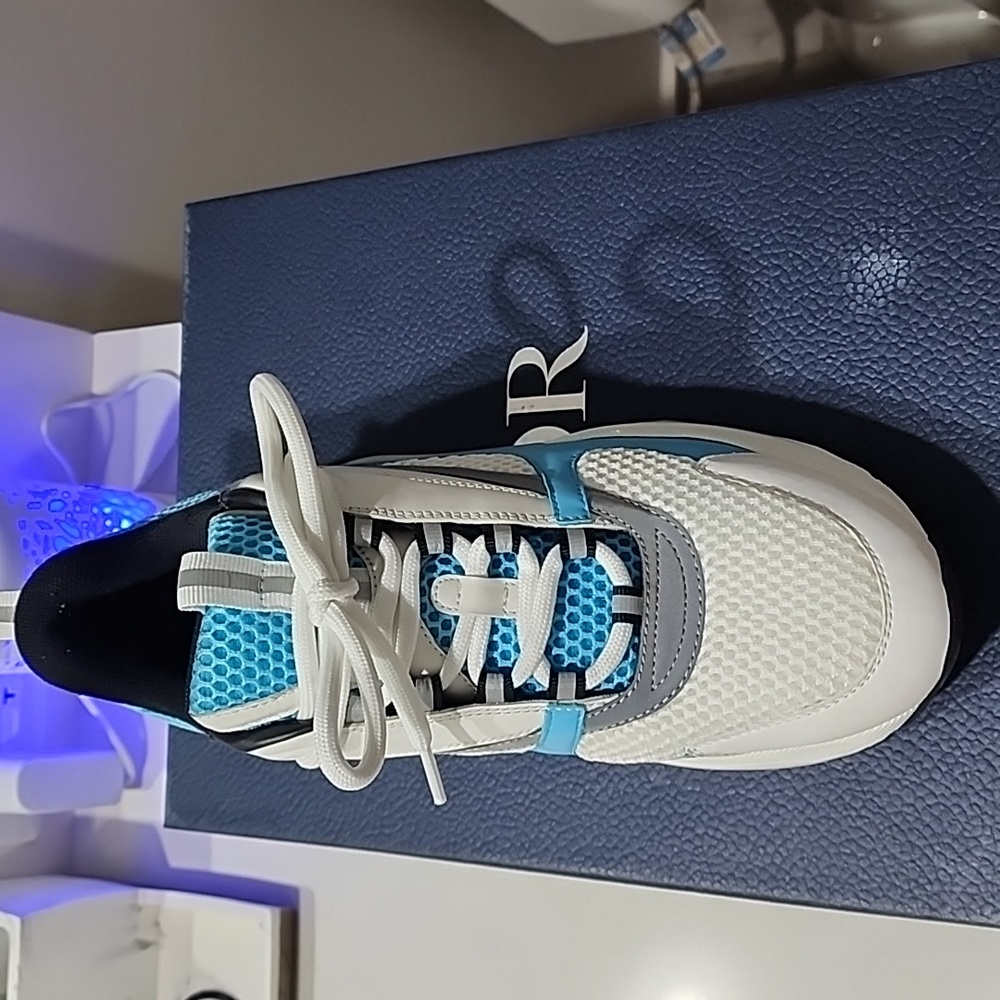 Lightly worn dior kicks - Picture 2 of 6